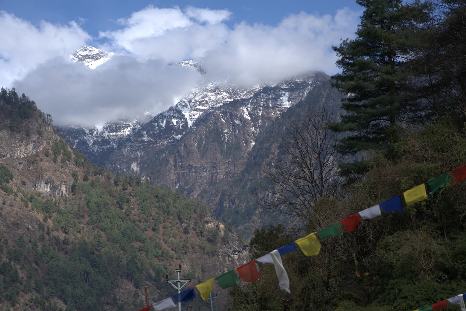 Транспорт на старте трека: Из Катманду в Бесисахар и Дхарапани. Джип 4WD против локального автобуса