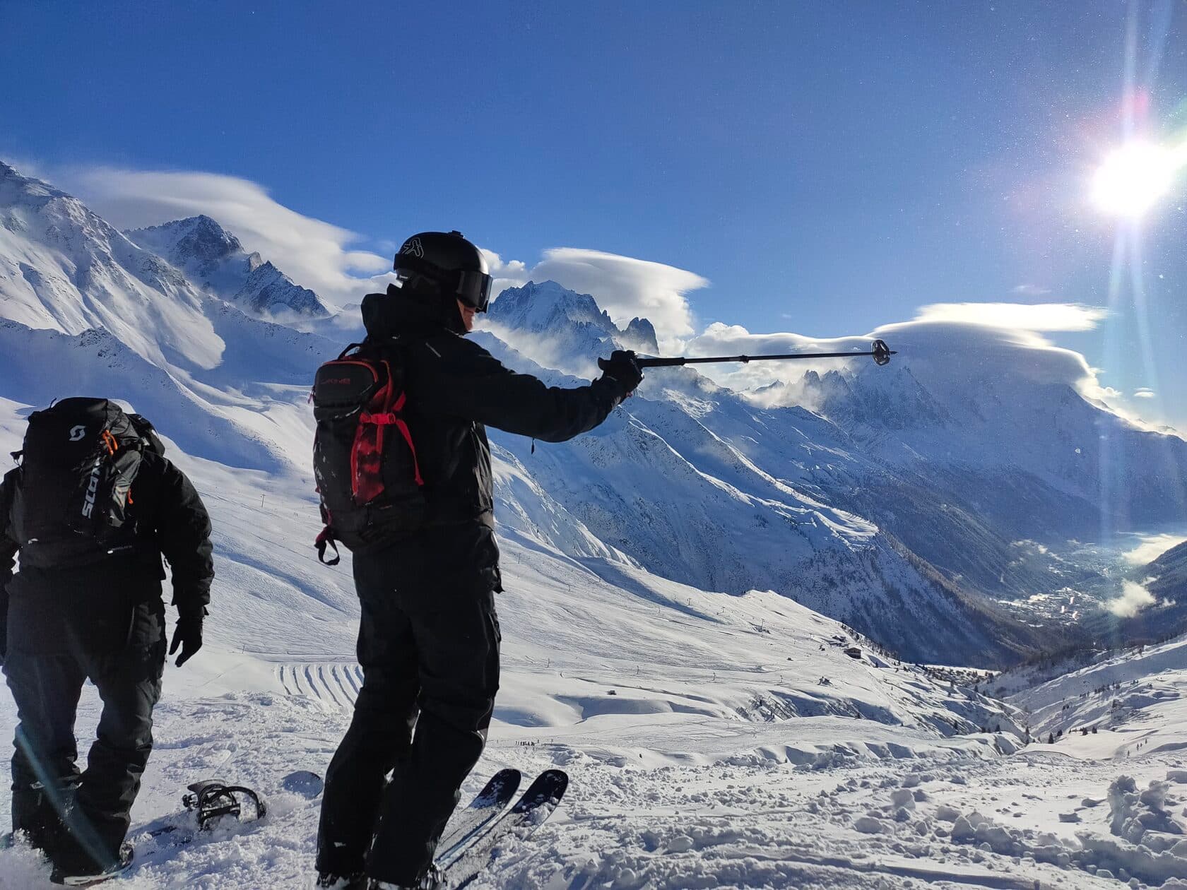 Катание в Альпах с про-райдером: Почему поездка с гидом уровня Freeride World Tour безопаснее и результативнее самостоятельных ошибок