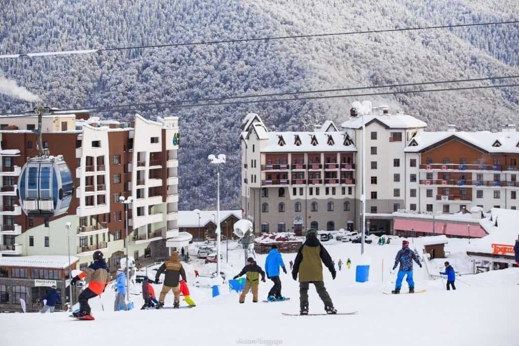 Обучение детей лыжам и сноуборду в Красной Поляне 2026: Полный гайд для родителей